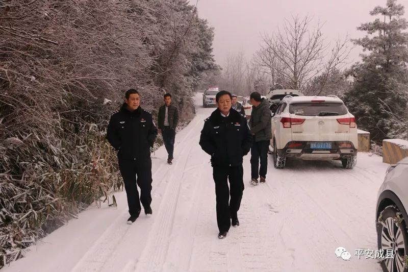 下大雪 汽车_下大雪汽车会停运吗_下大雪车子会不会冻坏