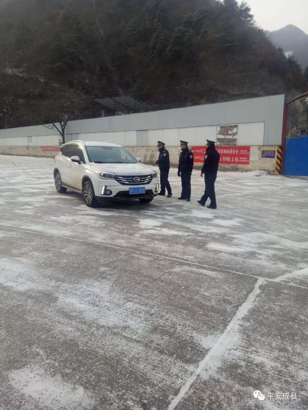 下大雪 汽车_下大雪汽车会停运吗_下大雪车子会不会冻坏